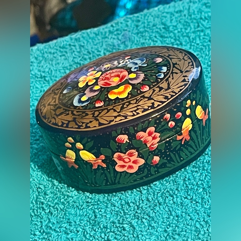 trinket box handpainted vtg Cost plus world market Multicolor Lacquer India